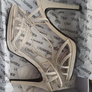 Capparos Sunday 9M Nude Glimmer Evening Shoes